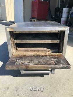 Bakers Pride Commercial Electric Countertop Pizza Oven Model P-18S