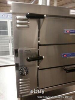 Bakers Pride GP-51 32.5 Gas Countertop Pizza Oven