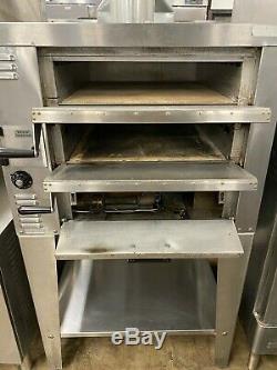 Bakers Pride GP-51 Countertop Pizza Oven, LP Gas