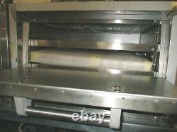 Bakers Pride Model P22 Counter-top Pizza Oven, 208 Volts