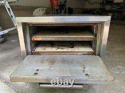 Bakers Pride P18 Pizza Oven, Used