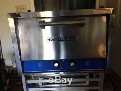 Bakers Pride P22 Electric Countertop Pizza Oven Preowned Good used condition