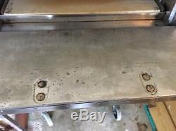 Bakers Pride P22 Electric Countertop Pizza Oven Preowned Good used condition