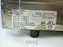 Silver WISCO 560E Commercial Pizza Oven, Counter Top, 23.5 x 17.5 x 10.2 -VGC